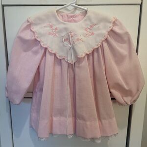 Vintage baby girl’s pink gingham dress with lace trim and embroidered collar 18M